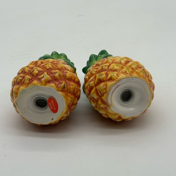 Chesapeake Bay Pineapple Salt and Pepper Set - Picture 7 of 7